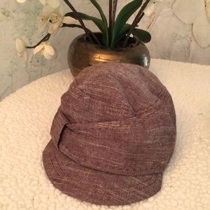 Brown pistil hat